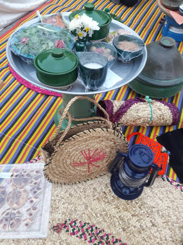نمایشگاه غذاهای محلی دانش آموزان باران اندیشه به مناسبت روز رشت